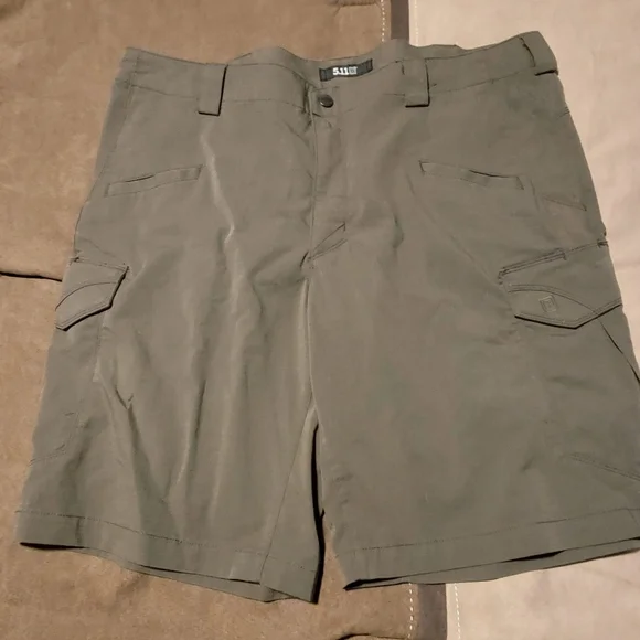 5.11 Olive Green Men's Cargo Shorts - Picture 1 of 4